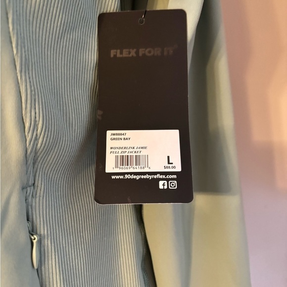 90 Degrees workout jacket - Picture 3 of 3